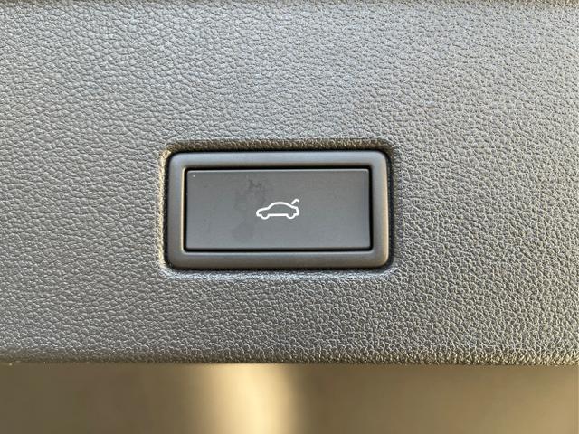 Volkswagen / T-Roc / Schwarz / / / TDI DSG Pano+Black Style+AHK+Navi+ergoActive+IQ.Drive+Kamera+Keyless 