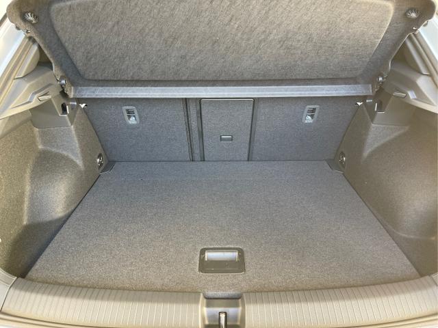 Volkswagen / T-Roc / Weiß / / / TDI DSG Pano+Black Style+AHK+Navi+ergoActive+IQ.Drive+Kamera+Keyless