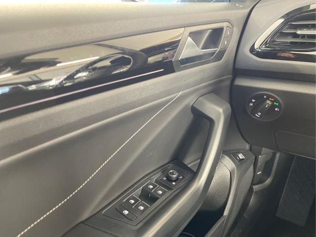 Volkswagen / T-Roc / Silber / / / TDI DSG Pano+Black Style+AHK+Navi+ergoActive+IQ.Drive+Kamera+Keyless