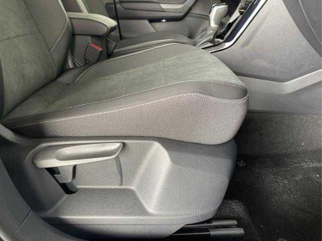 Volkswagen / T-Roc / Silber / / / TDI DSG Pano+Black Style+AHK+Navi+ergoActive+IQ.Drive+Kamera+Keyless