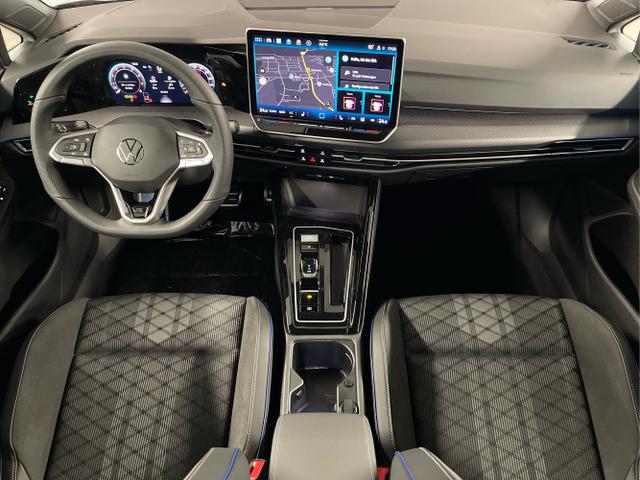 Volkswagen / Golf / Schwarz / / / 150PS DSG+Black Style