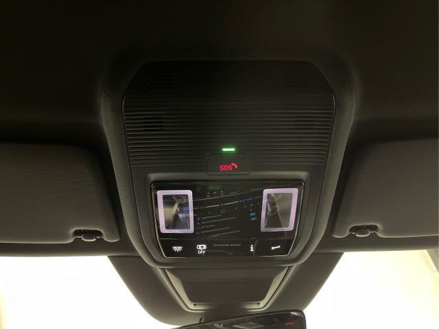 Volkswagen / Golf / Schwarz / / / 150PS DSG+Black Style