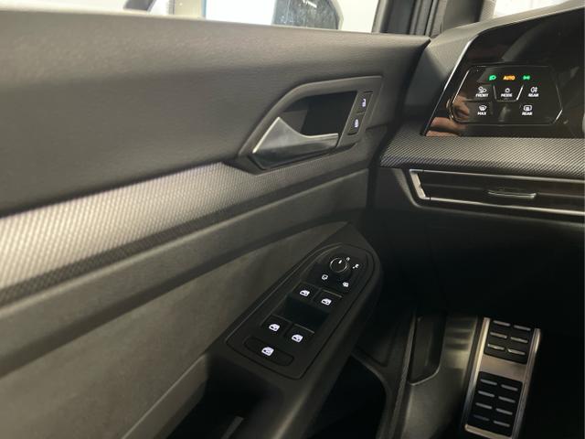 Volkswagen / Golf / Grau / / / 150PS DSG+Black Style