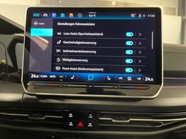 Volkswagen Golf R-Line 150PS DSG+Black Style+AHK+Navi+Winter+360°+Side Assist+3-Zonen-Klima 