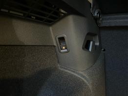 Volkswagen Golf R-Line 150PS DSG+Black Style+AHK+Navi+Winter+360°+Side Assist+3-Zonen-Klima 