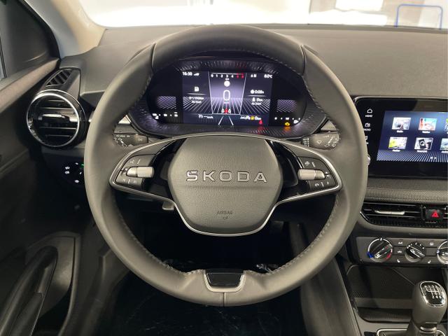 Skoda / Fabia / Grau / / / 115PS Alu+AHK+Kessy+Kamera+GV5