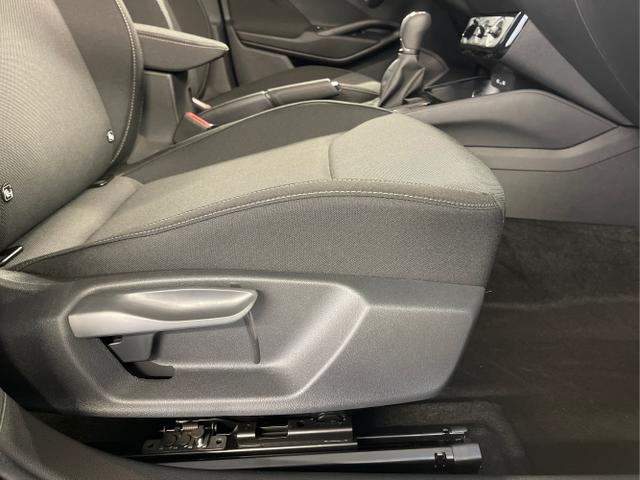 Skoda / Fabia / Grau / / / 115PS Alu+AHK+Kessy+Kamera+GV5