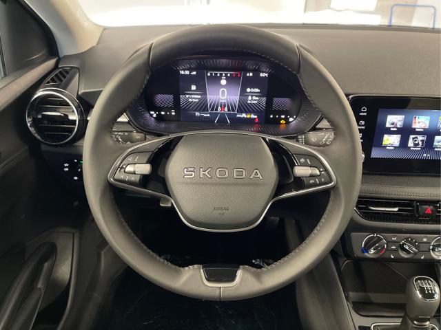 Skoda / Fabia / Grau / / / 115PS Alu+AHK+Kessy+Kamera+GV5