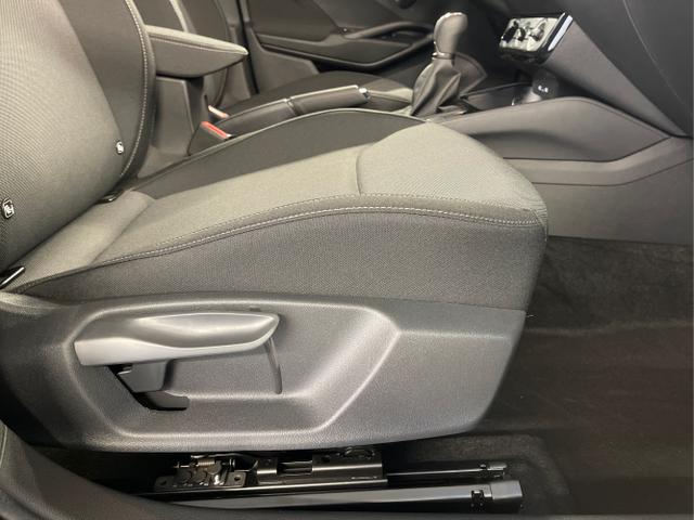 Skoda / Fabia / Grau / / / 115PS Alu+AHK+Kessy+Kamera+GV5