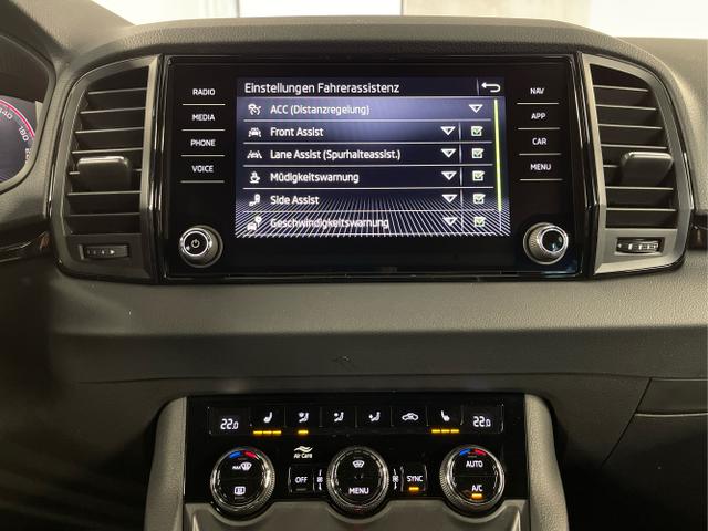 Skoda / Karoq / Blau / / / TDI 4x4 AHK+360&deg;+Alu19+Navi+Matrix+Winter-Paket