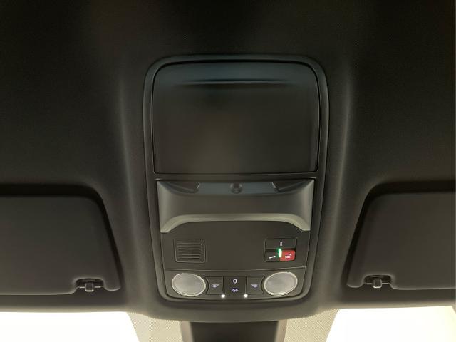 Skoda / Karoq / Blau / / / TDI 4x4 AHK+360&deg;+Alu19+Navi+Matrix+Winter-Paket