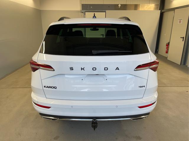 Skoda / Karoq / Weiß / / / TSI 4x4 360°+19 Zoll+Navi+AHK+360°+ACC+Frontscheibe beheizbar+Travel Assist