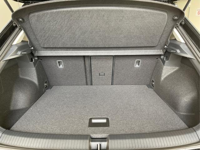 Volkswagen / T-Roc / Schwarz / / / 150PS AHK+Keyless+Kamera+ACC+Sitzheiz+Climatronic+Alu17