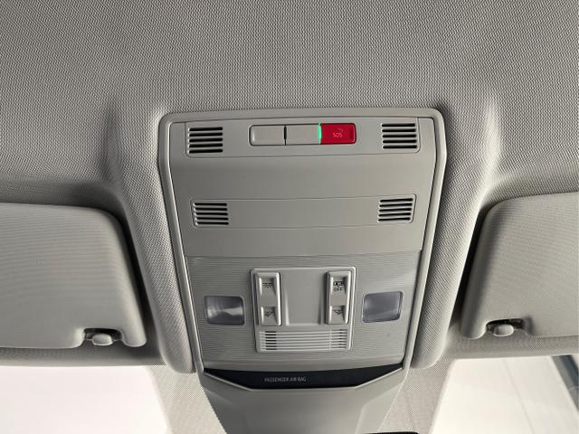 Volkswagen / T-Roc / Blau / / / 150PS AHK+Keyless+Kamera+ACC+Sitzheiz+Climatronic+Alu17