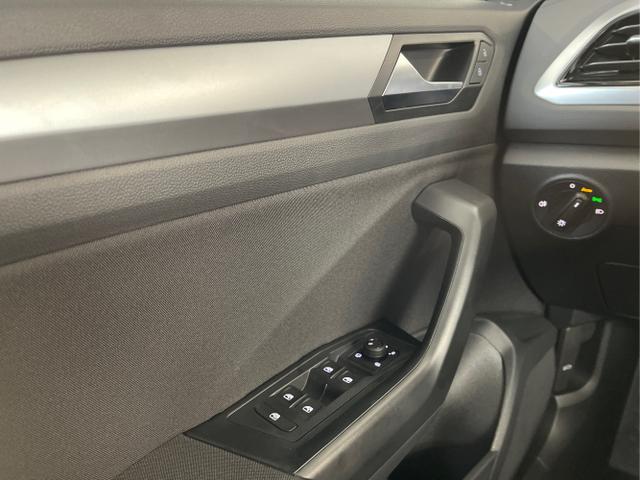 Volkswagen / T-Roc / Blau / / / 150PS AHK+Keyless+Kamera+ACC+Sitzheiz+Climatronic+Alu17