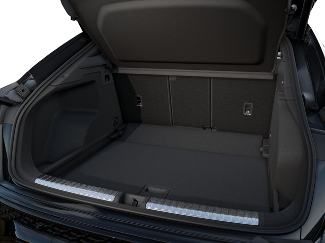 Audi Q3 Sportback NEU TFSI quattro S line Pano+TechPro+Matrix+AHK+HUD+Alu20+KlimaPlus+DCC+SONOS 