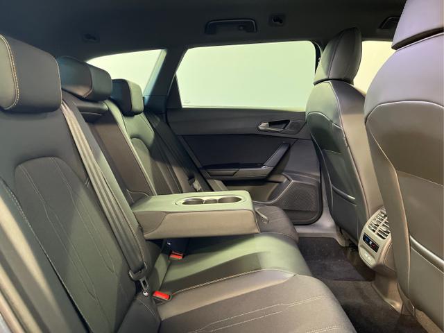 Cupra / Leon Sportstourer / Grau / / / 150PS TDI DSG AHK+Matrix+Navi+Kessy+Alarm+Kamera+Winterpaket