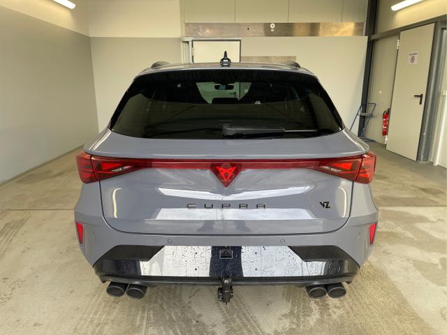 Cupra / Leon Sportstourer / Grau / / / 333PS DSG 4Drive Matrix+Navi+Winter+AHK+Intelligent Drive