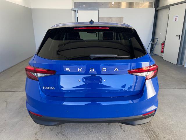 Skoda / Fabia / Blau / / / 115PS DSG Alu+AHK+Kessy+Kamera+GV5