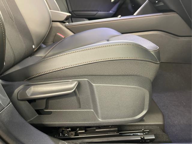 Cupra / Leon Sportstourer / Grau / / / 150PS eTSI DSG AHK+Edge+Kamera+IntelliDrive+Sitzheiz+Alu18+ACC