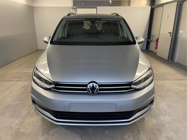 Volkswagen / Touran / Silber / / / 7Si+IQ.Light+TrailerAss+Cam