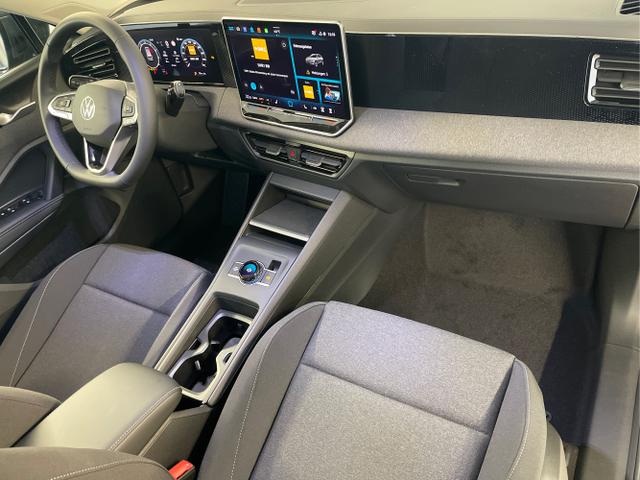 Volkswagen / Tiguan / Grau / / / 130PS eTSI DSG AHK+Kamera+Sitzheizung+App-Connect+PDC vo+hi