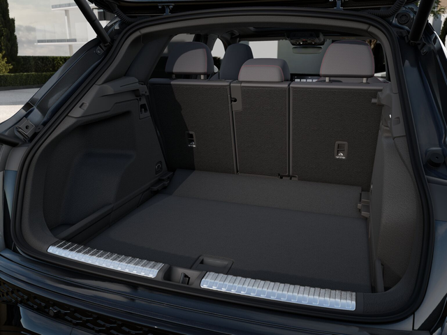 Q3 NEU TFSI 265 PS quattro S line Pano+TechPro+Matrix+AHK+HUD+Alu20+KlimaPlus+DCC+SONOS 