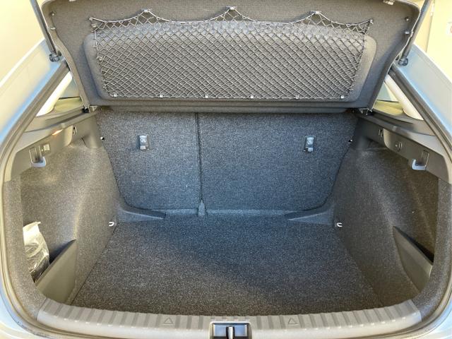 Skoda / Scala / Grau / / / 115PS GV5+AHK+Alu16+Sitzheiz+FrontAssist+Touchscreen+Lichtsensor 
