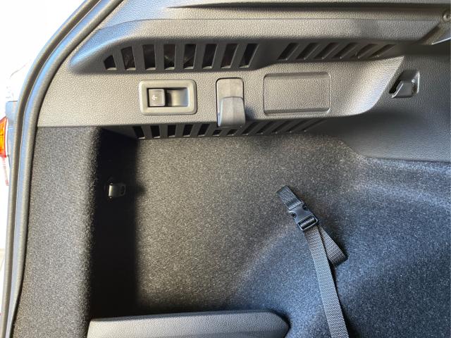 Skoda / KAMIQ / Grau / / / 115PS DSG AHK+Kamera+Kessy+PDC+Winterpaket+Alu16+GVL