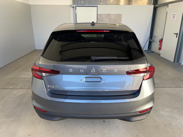 Skoda / Fabia / Grau / / / 115PS Sitzheizung+Sunset+5 Jahre Garantie+Lane Assist