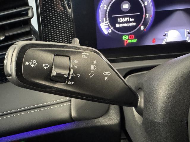 Volkswagen Tiguan LIFE 1.5 eTSI DSG M+S/AHK/360&deg;/IQ.Light/IQ.Drive/Navi/eHeck/Sitzheiz/Keyless 