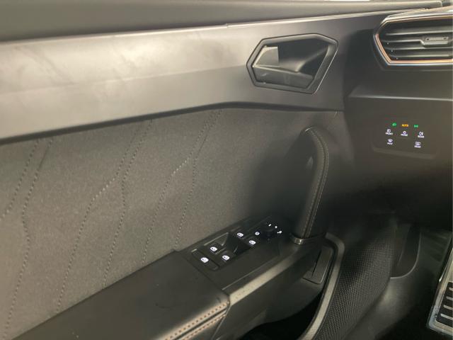 Cupra / Leon Sportstourer / Grau / / / 150PS TDI DSG AHK+Matrix+Navi+Kessy+Kamera+SideAssist+Sitzheiz+Alu18