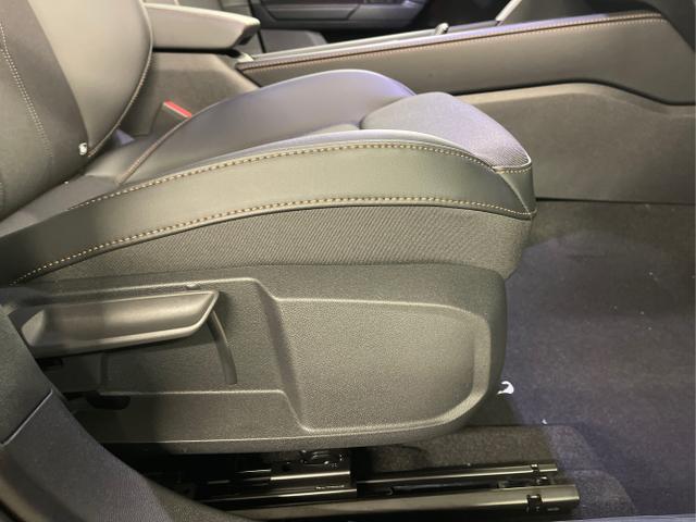 Cupra / Leon Sportstourer / Schwarz / / / 150PS TDI DSG AHK+Matrix+Navi+Kessy+Kamera+SideAssist+Sitzheiz+Alu18