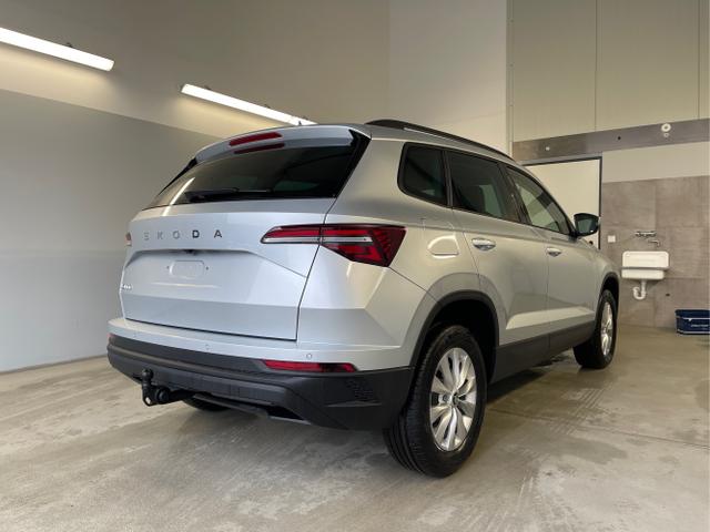 Skoda / Karoq / Silber / / / 150PS DSG AHK+Kamera+ACC+Kessy+Kamera+ParkPilot vo+hi+App