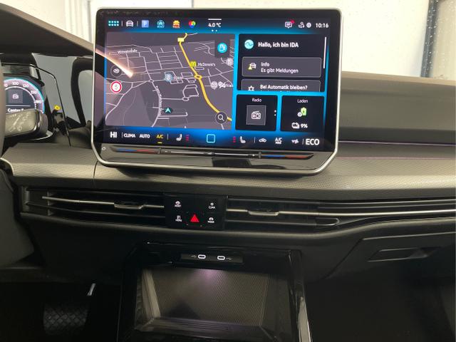 Volkswagen / Golf / Grau / / / 1.5 eHybrid 150kW/204PS DSG IQ.Light+Navi+Travel Assist+HUD+Winterpaket