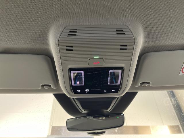 Volkswagen / Golf / Grau / / / 1.5 eHybrid 150kW/204PS DSG IQ.Light+Navi+Travel Assist+HUD+Winterpaket