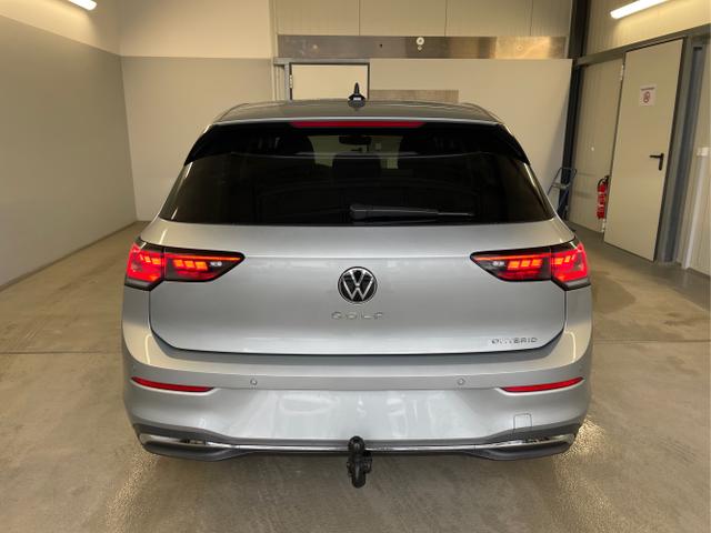 Volkswagen / Golf / Silber / / / 1.5 eHybrid 150kW/204PS DSG IQ.Light+Navi+Travel Assist+HUD+Winterpaket