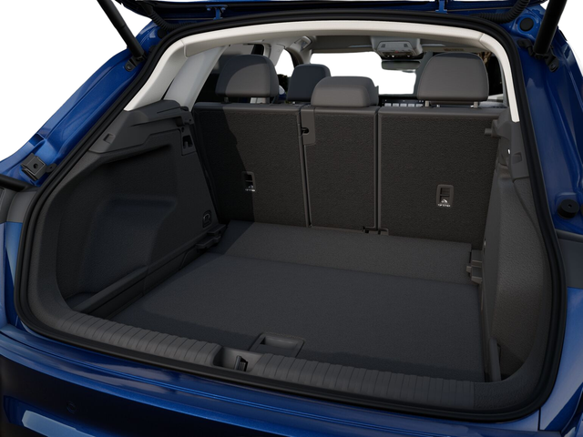 Audi Q3 NEU TFSI quattro Tech+AHK+LEDPlus+ACC+Kamera+Alu18+Volllack 