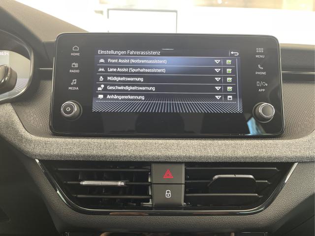 Skoda / Scala / Grau / / / 115PS DSG GV5+AHK+Kamera+Kessy+PDC+Sitzheiz+Alu16+Climatronic