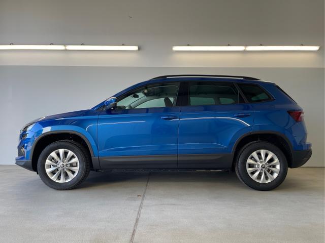 Skoda / Karoq / Blau / / / 150PS DSG AHK+Kamera+ACC+Kessy+Kamera+ParkPilot vo+hi+App