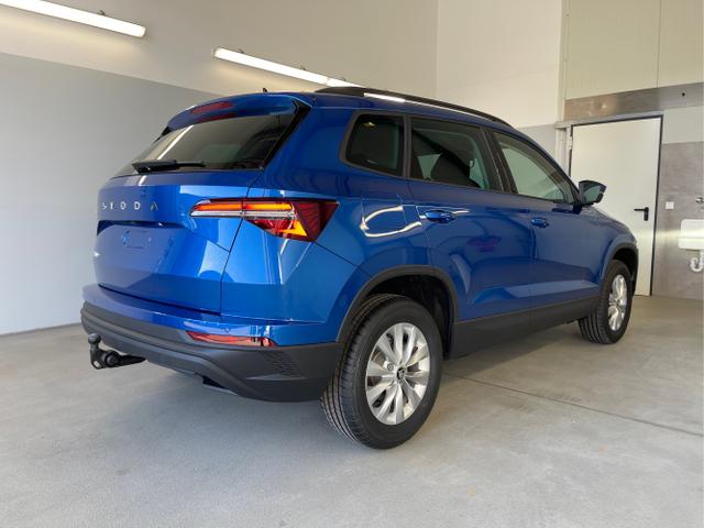 Skoda / Karoq / Blau / / / 150PS DSG AHK+Kamera+ACC+Kessy+Kamera+ParkPilot vo+hi+App