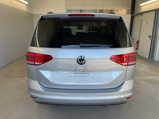 Volkswagen / Touran / Silber / / / 150PS 7Si+IQ.Light+TrailerAss+Cam+Navi+Kamera+Alarm+Kessy+App-Connect