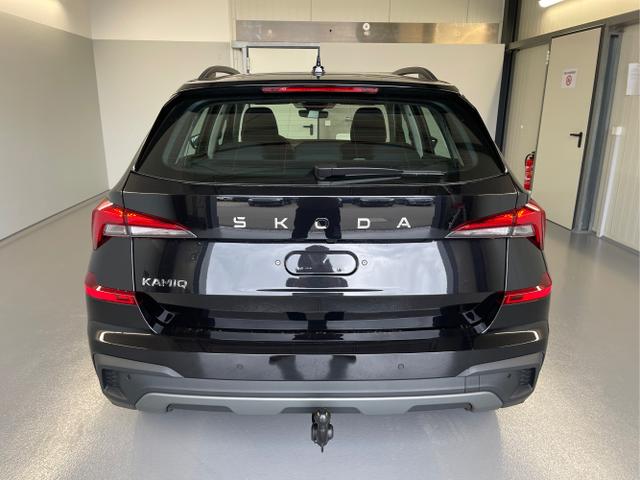 Skoda / KAMIQ / Schwarz / / / 115PS AHK+Kessy+PDC vo+hi+Alarm+Kamera+Climatronic+App Connect