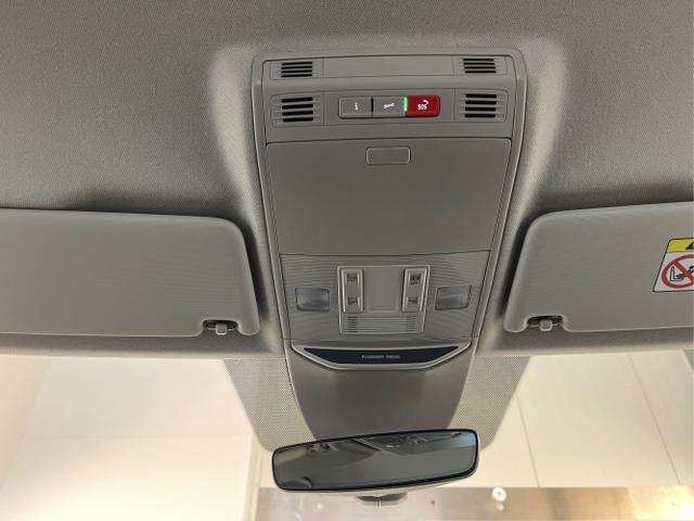 Skoda / KAMIQ / Schwarz / / / 115PS AHK+Kessy+PDC vo+hi+Alarm+Kamera+Climatronic+App Connect