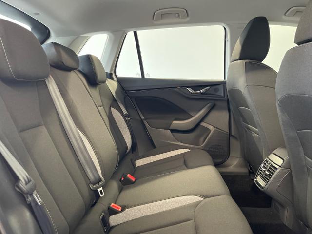 Skoda / KAMIQ / Schwarz / / / 115PS AHK+Kessy+PDC vo+hi+Alarm+Kamera+Climatronic+App Connect