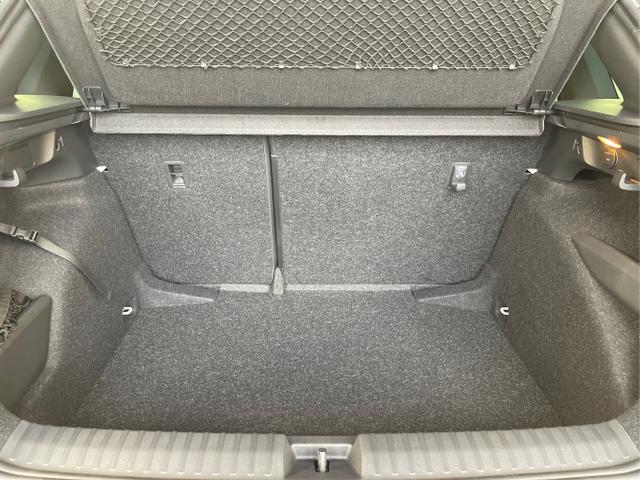 Skoda / KAMIQ / Wei&szlig; / / / 115PS DSG AHK+Navi+Matrix+GV5+Pano+Kessy+Kamera+Alu17+Sitzheiz