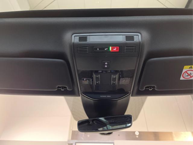 Skoda / KAMIQ / Silber / / / 115PS DSG AHK+Navi+Matrix+GV5+Pano+Kessy+Kamera+Alu17+Sitzheiz