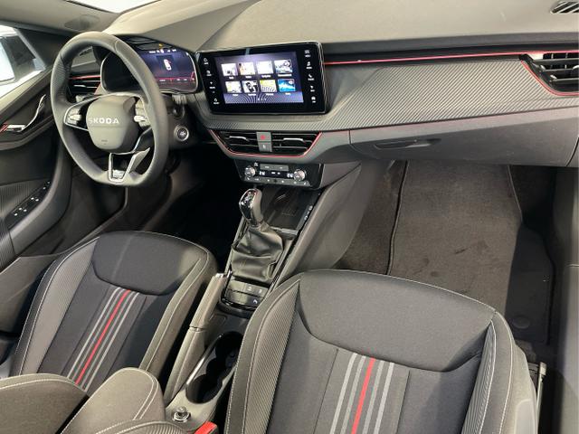 Skoda / KAMIQ / Silber / / / 115PS DSG AHK+Navi+Matrix+GV5+Pano+Kessy+Kamera+Alu17+Sitzheiz