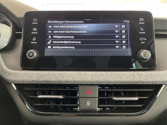 Skoda / Scala / Wei&szlig; / / / 115PS DSG GV5+AHK+Kamera+Kessy+PDC+Sitzheiz+Alu16+Climatronic