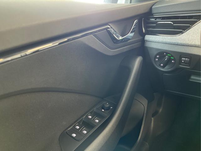 Skoda / Scala / Schwarz / / / 115PS DSG GV5+AHK+Kamera+Kessy+PDC+Sitzheiz+Alu16+Climatronic